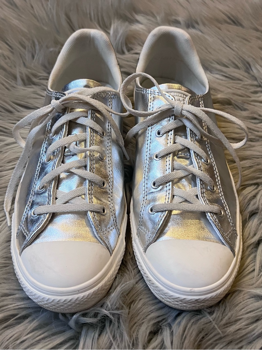 Like new low top Converse Dazzle Em’ - Picture 3 of 7